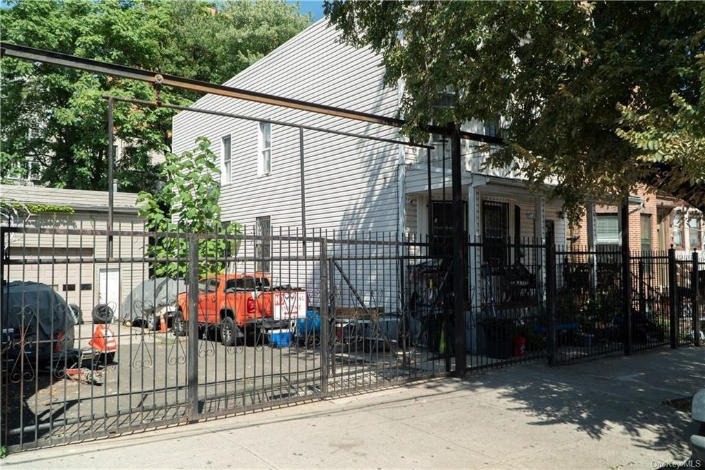 Crotona Ave, Bronx, NY 10457