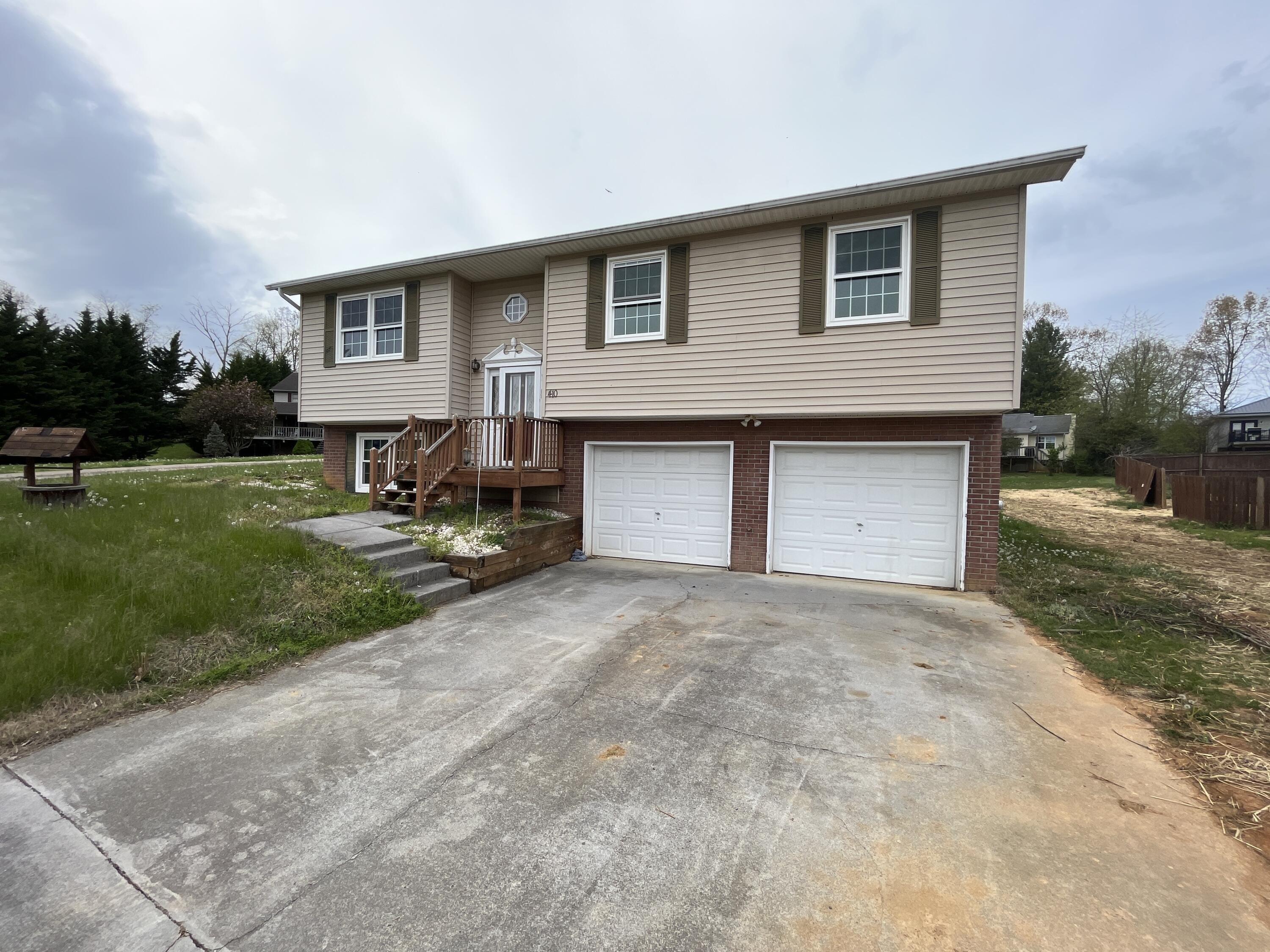 Crystal Springs Cir, Johnson City, TN 37615