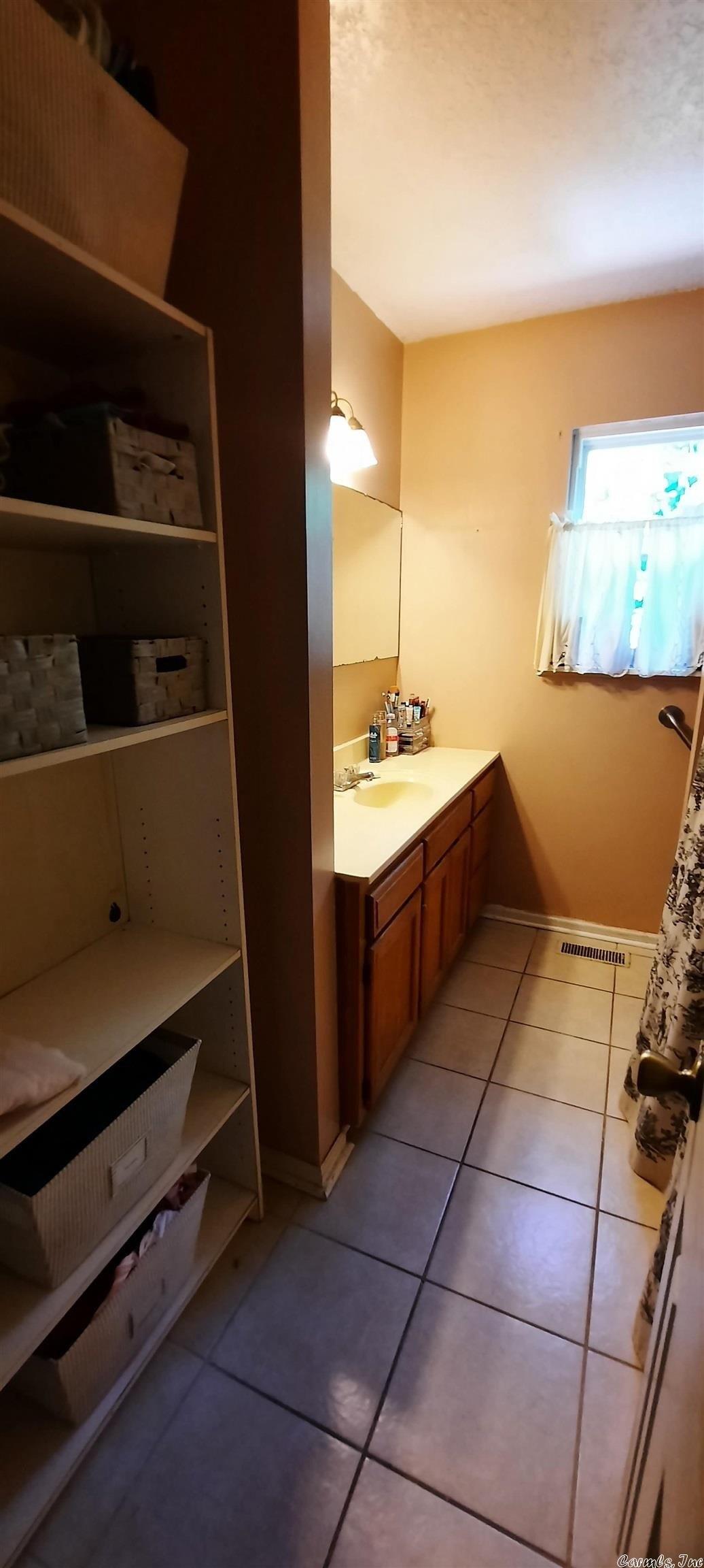 Pine Crest Rd, Mountain View, AR 72560