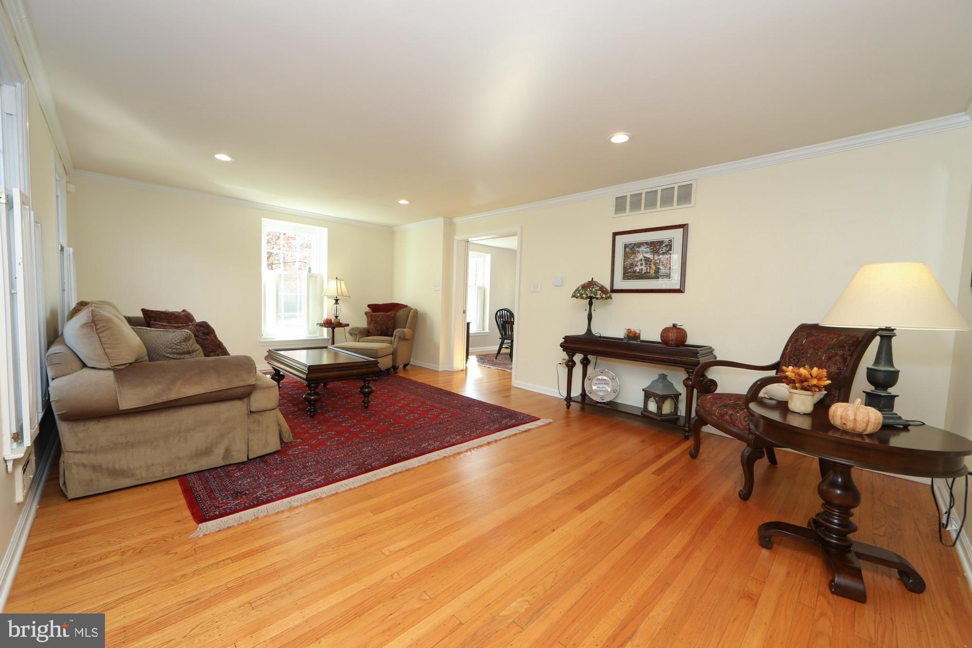 Ashford Rd, Cherry Hill, NJ 08003