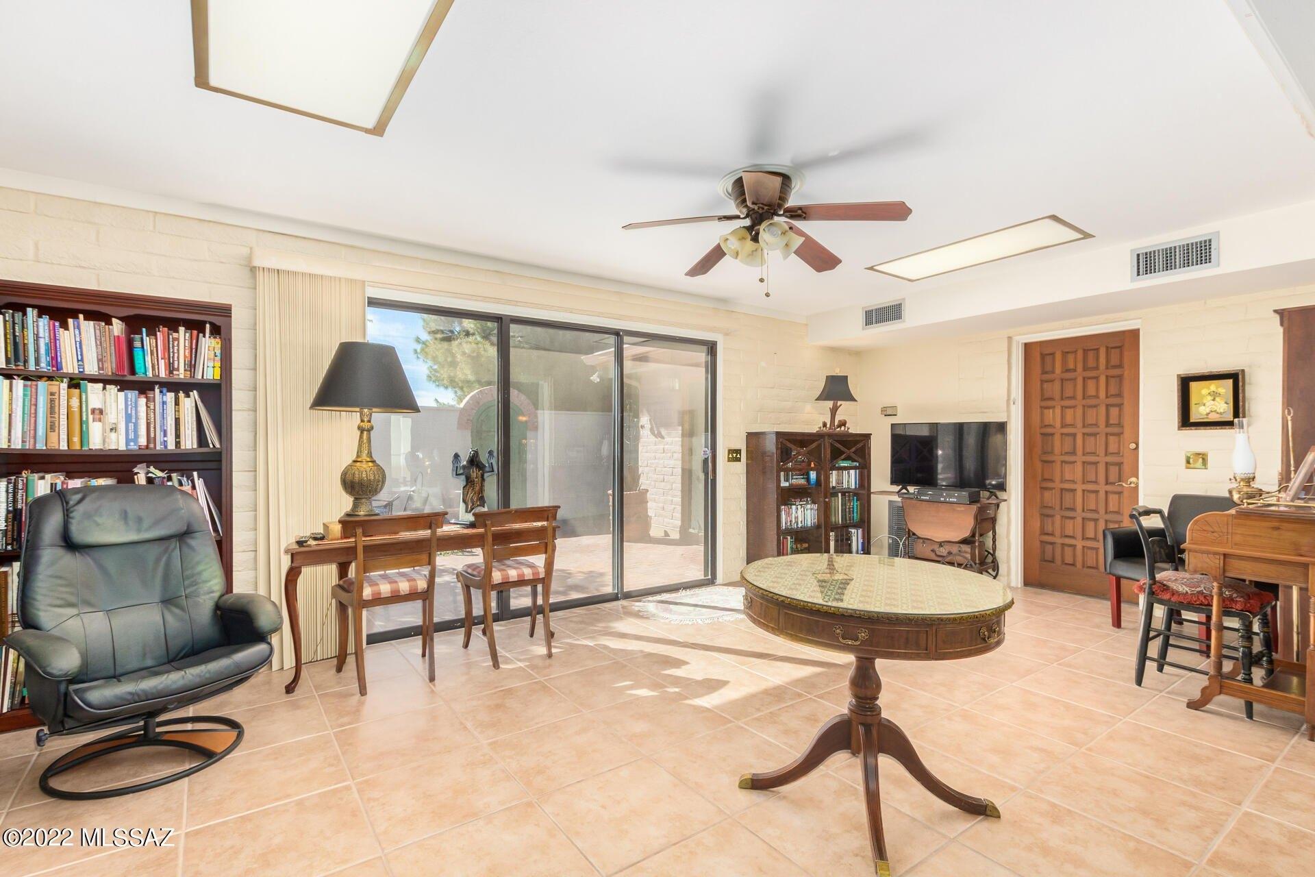 N Oro Pl, Tucson, AZ 85737