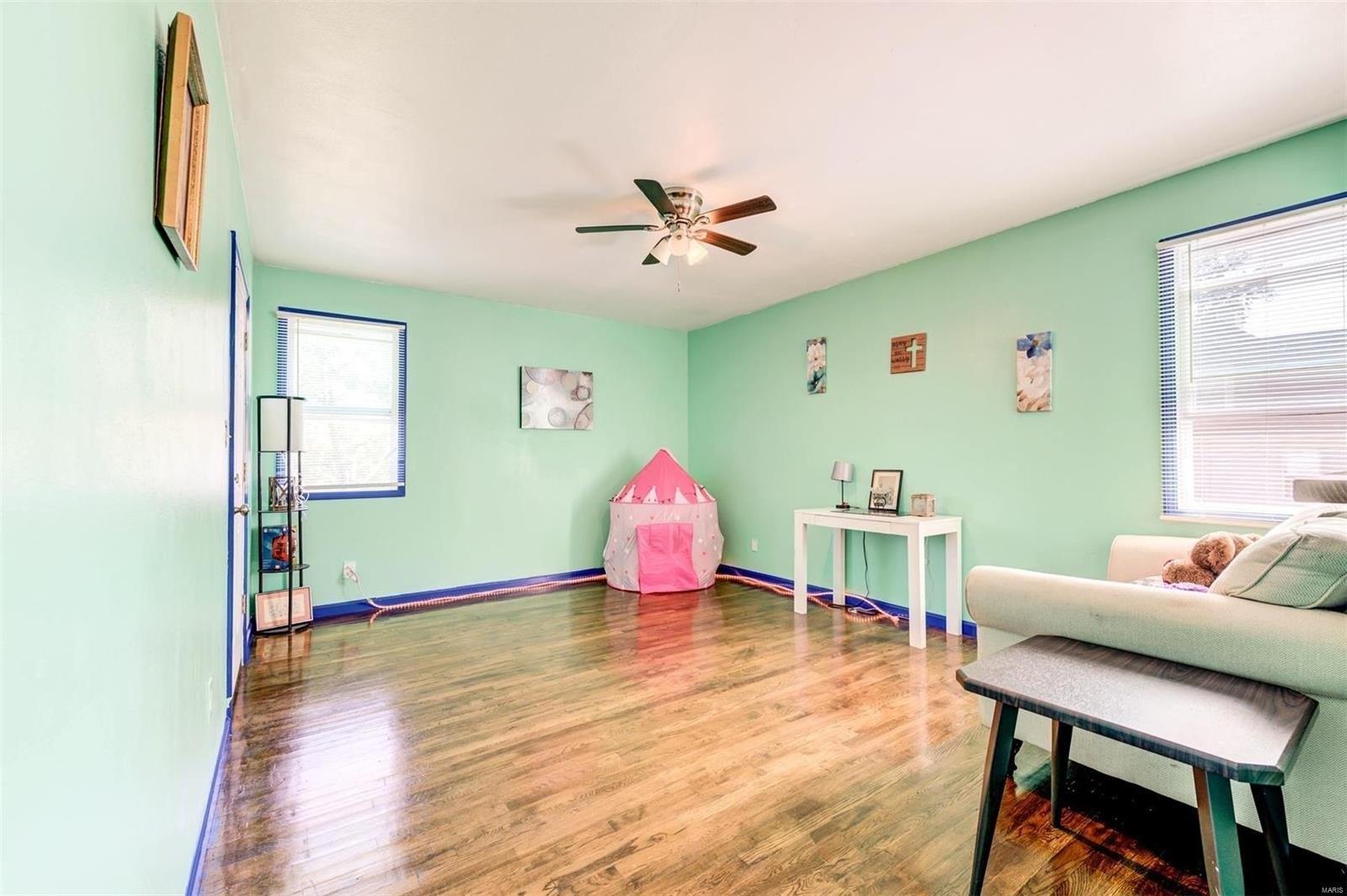 Bristow Ave, Saint Louis, MO 63114