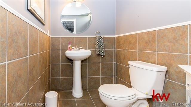 Sand Piper Dr, Romulus, MI 48174