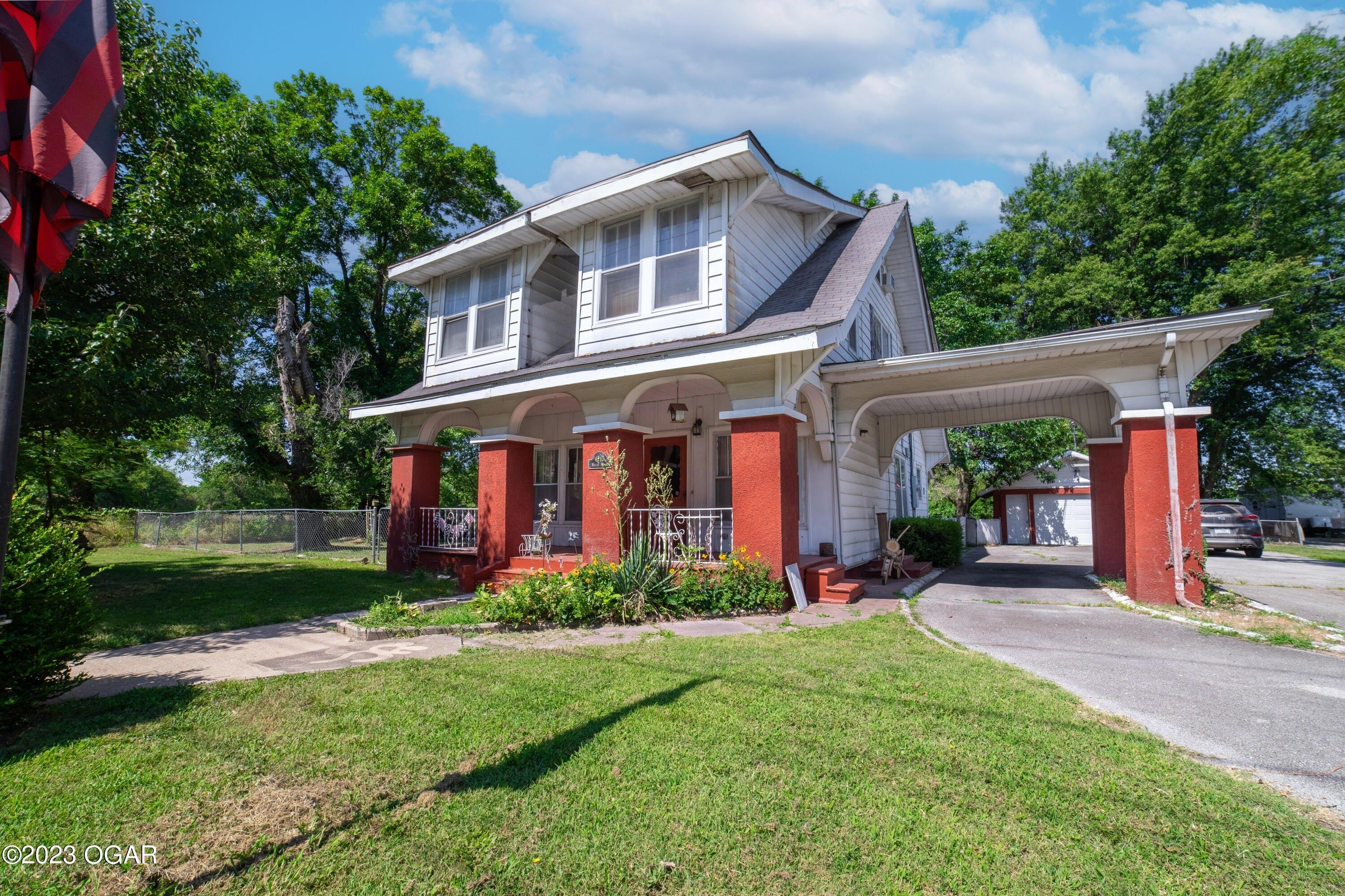 N Saint Louis St, Webb City, MO 64870