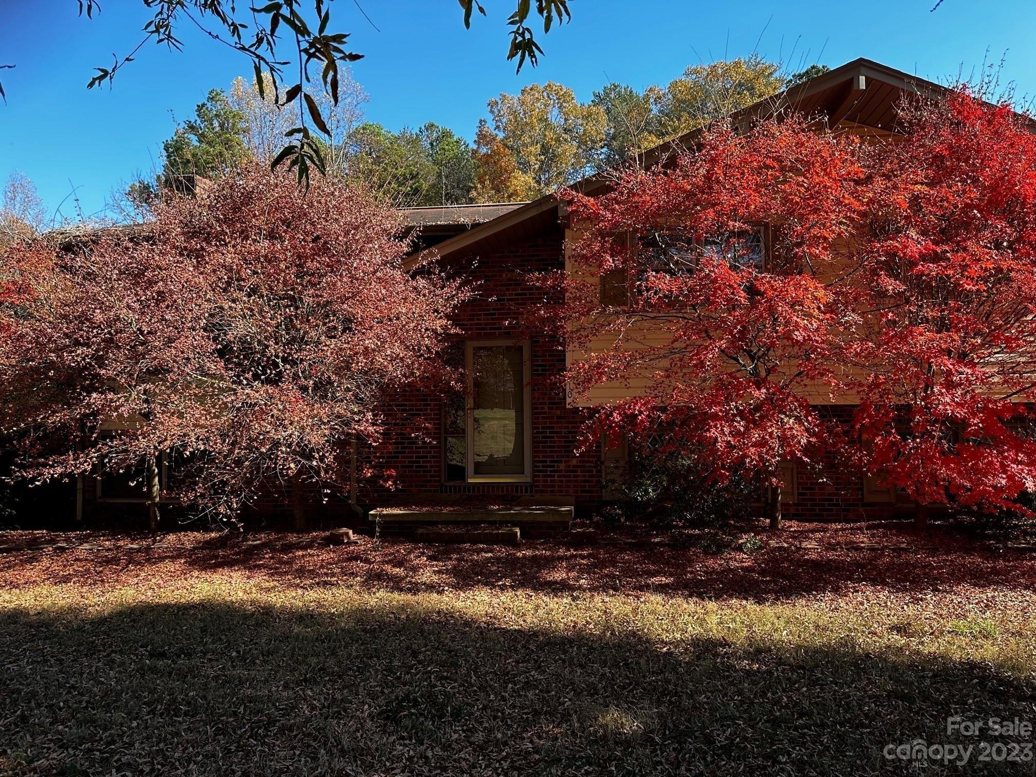 24th Street Cir Ne, Hickory, NC 28601