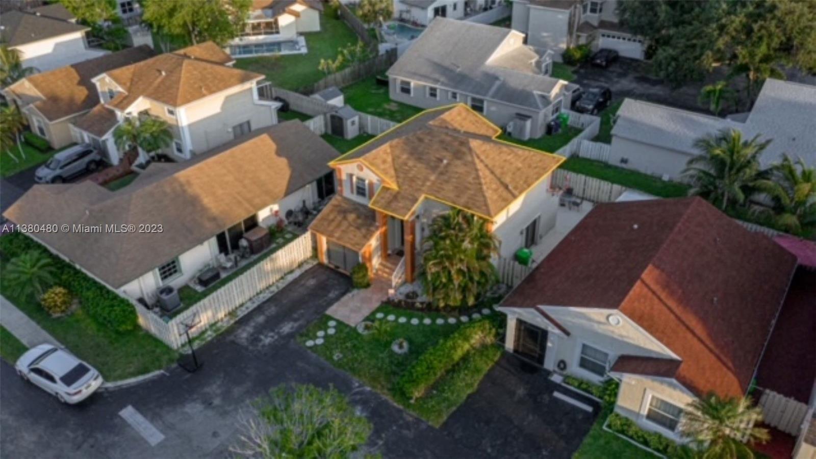 Nw 37th Pl, Sunrise, FL 33351