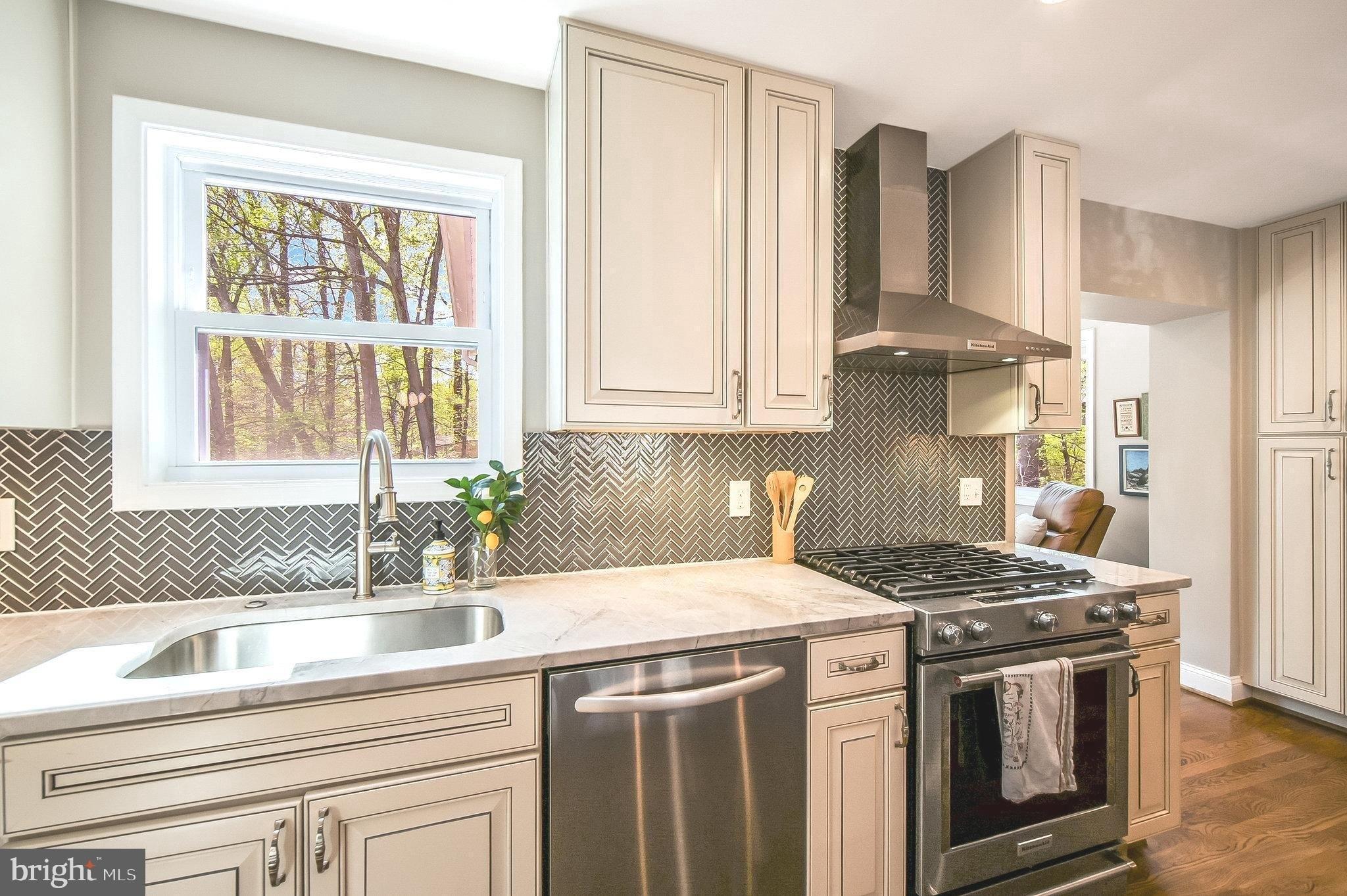 Barnack Dr, Springfield, VA 22152