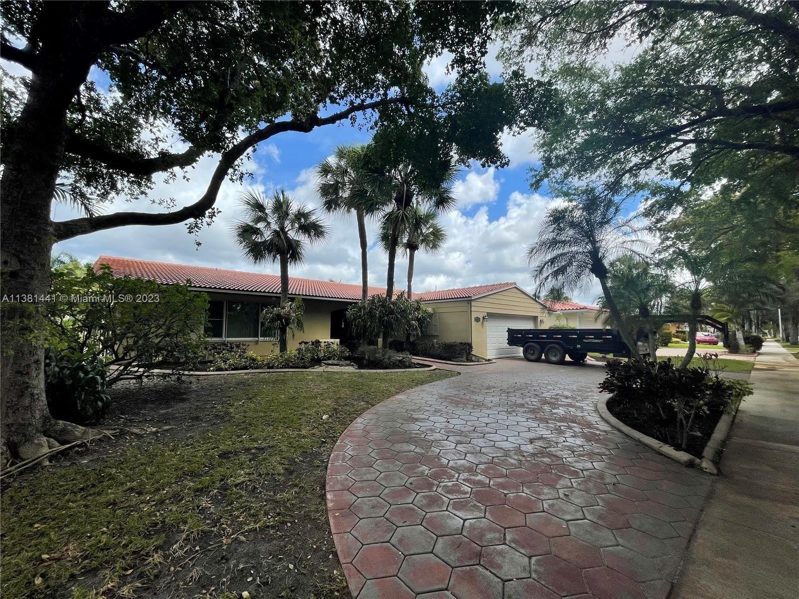 Dundee Ter, Miami Lakes, FL 33016