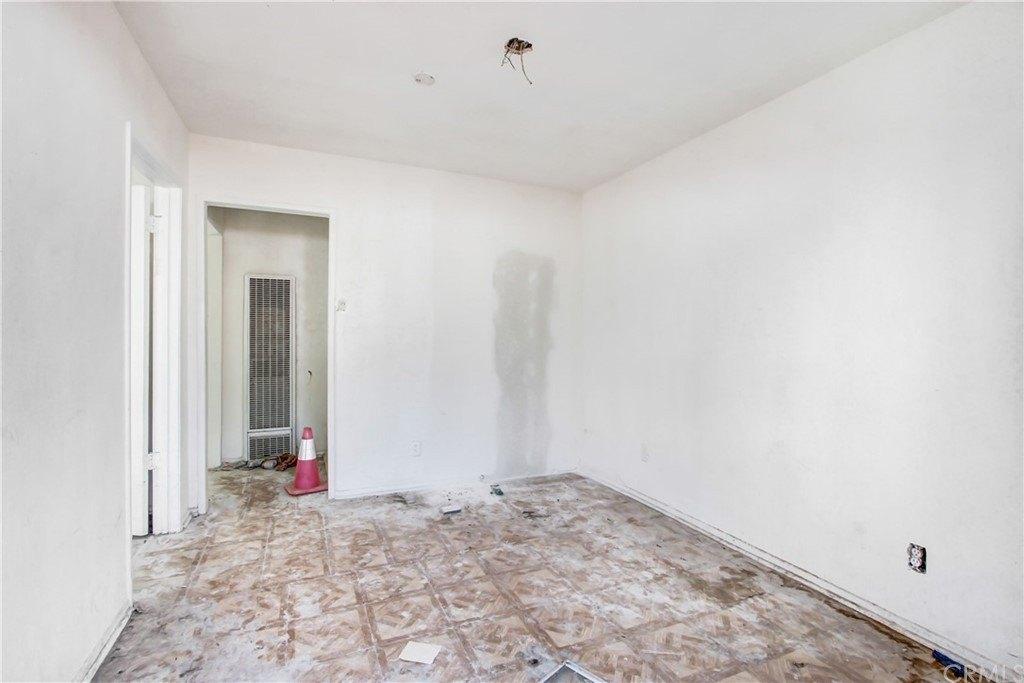 E 87th St, Los Angeles, CA 90002