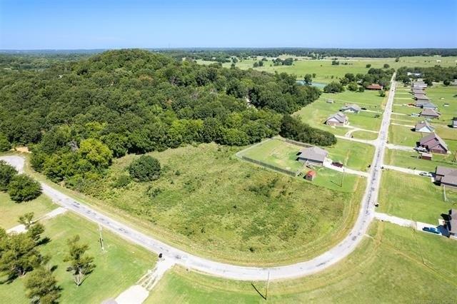 S Deer Trail Rd, Claremore, OK 74019