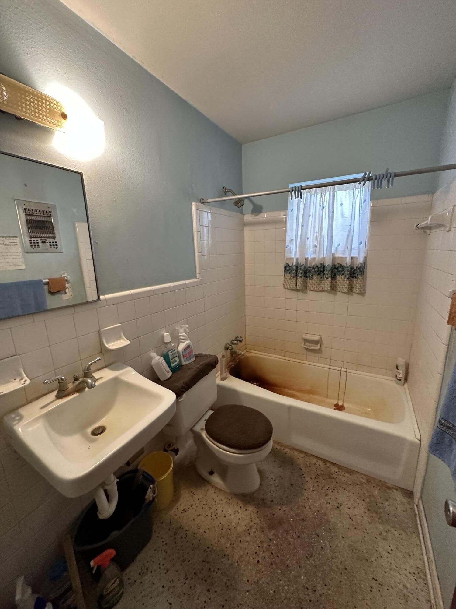 Avenue N, Fort Pierce, FL 34947