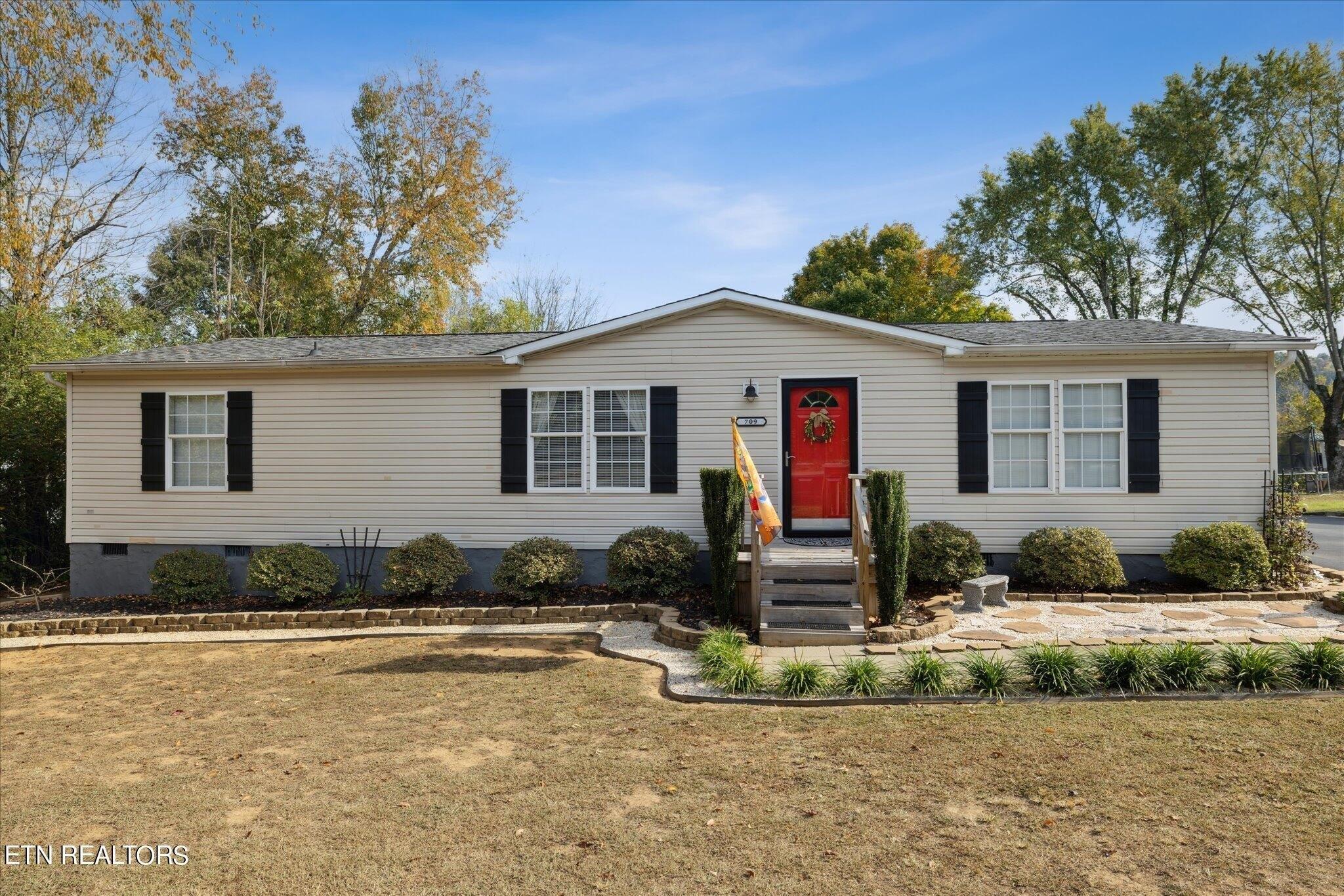 S Farnum St, Friendsville, TN 37737