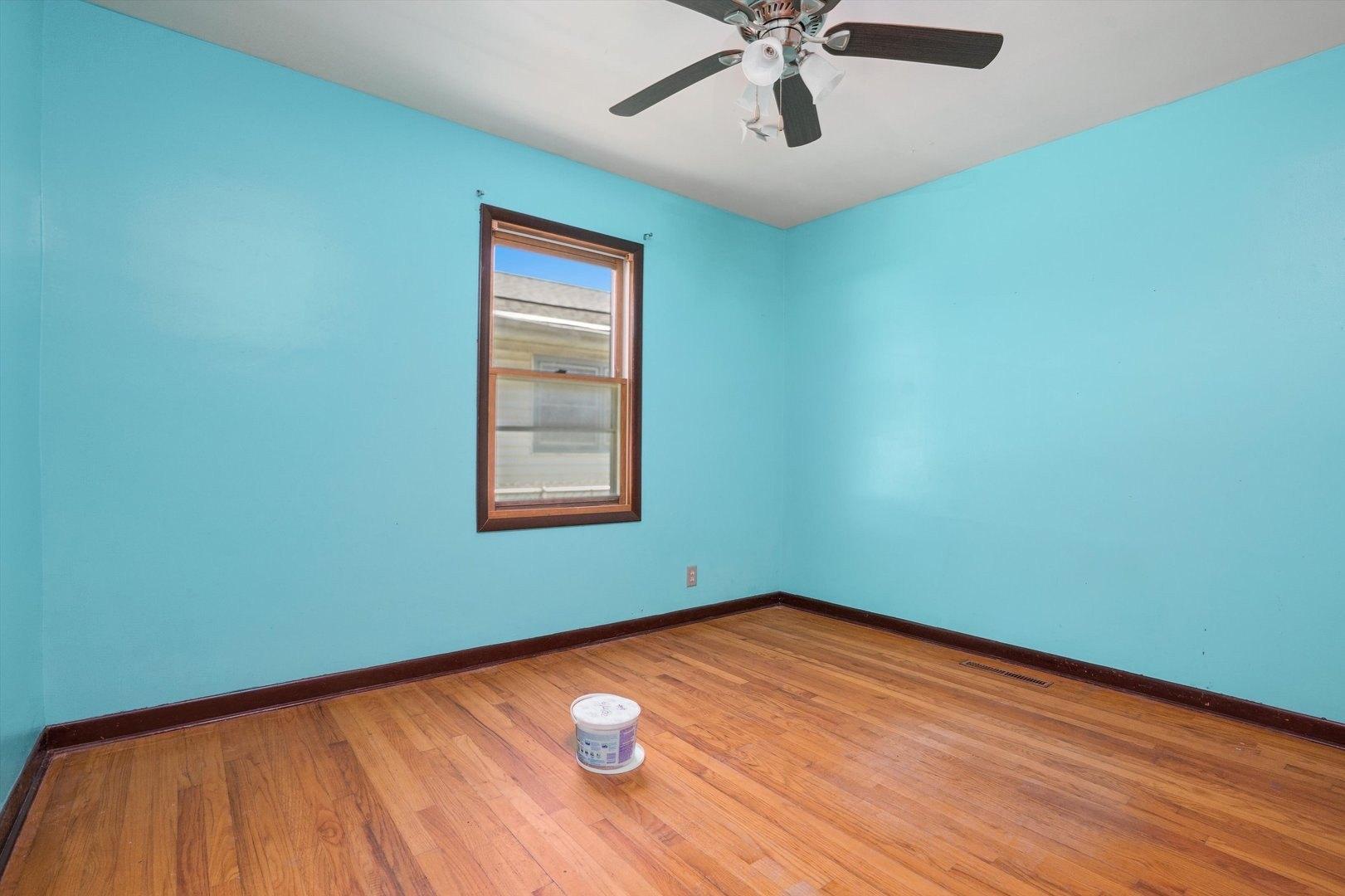 S Clinton Ave, Bradley, IL 60915