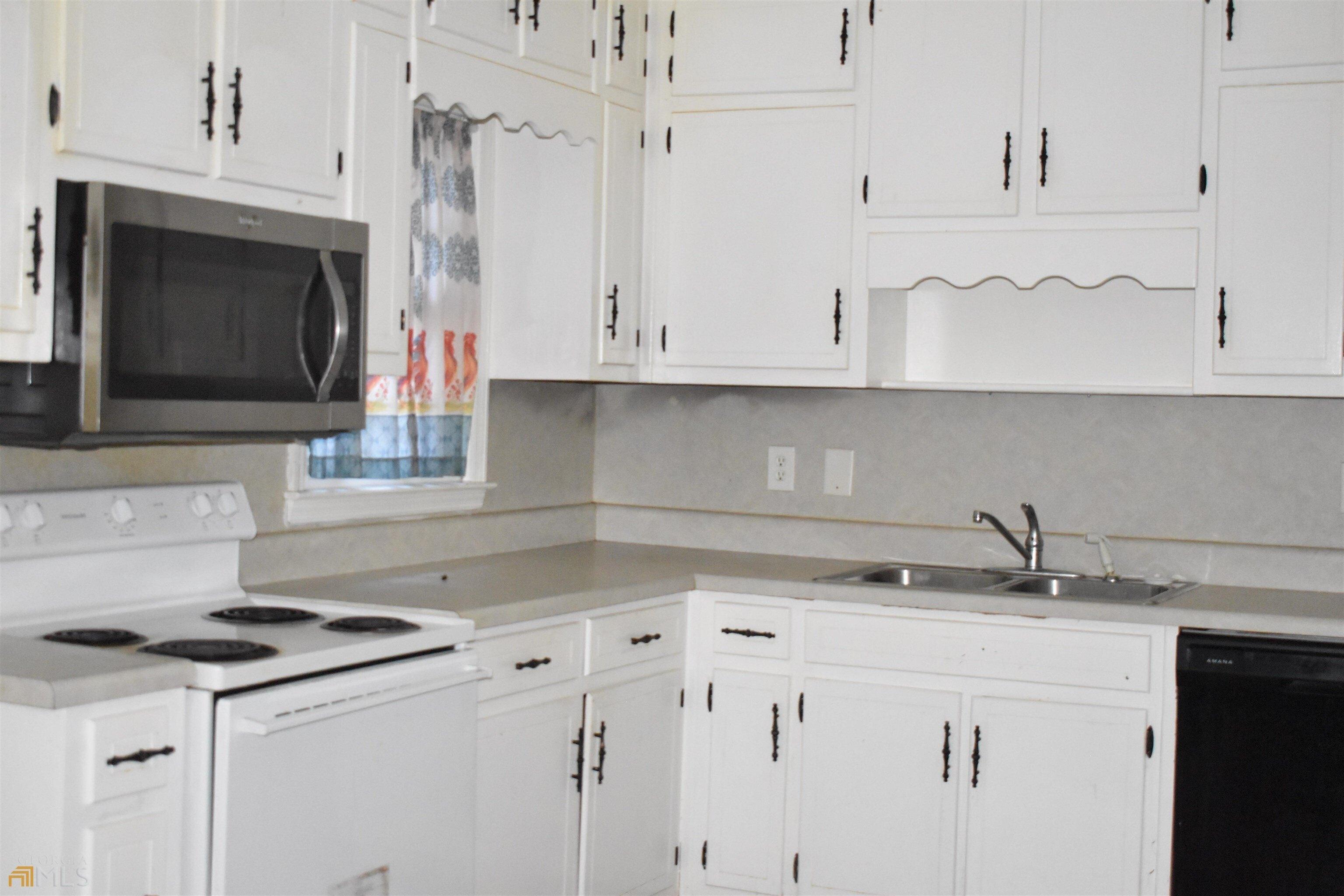 Woodland Cir Se, Conyers, GA 30013