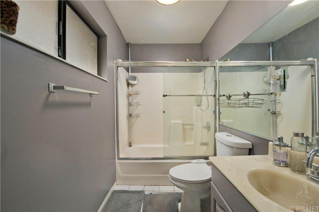 Alonzo Ave, Encino, CA 91316