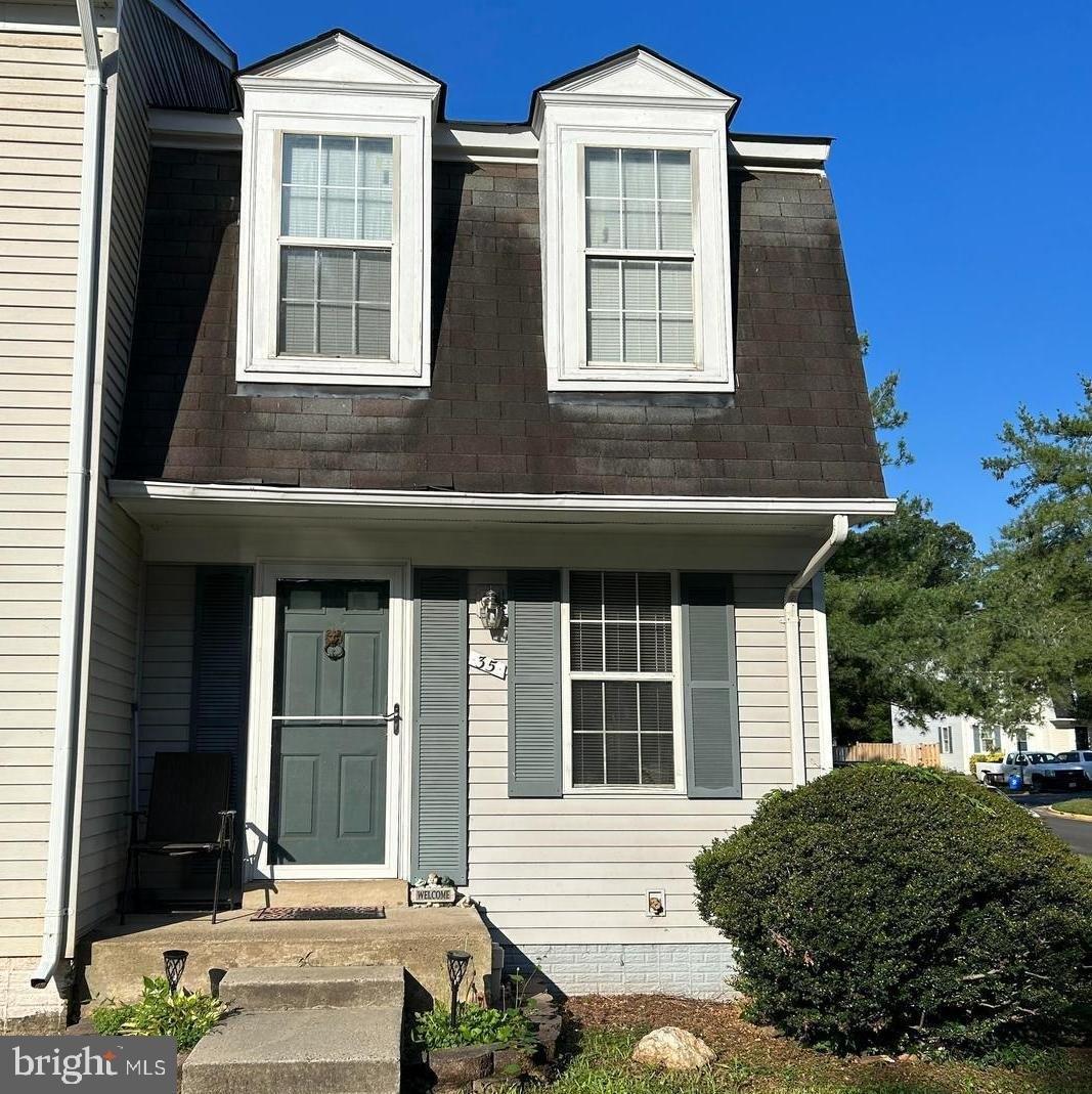 Bickel Ct, Sterling, VA 20165