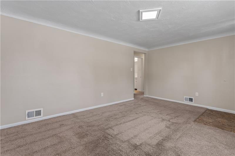 Highland Ave, Herminie, PA 15637