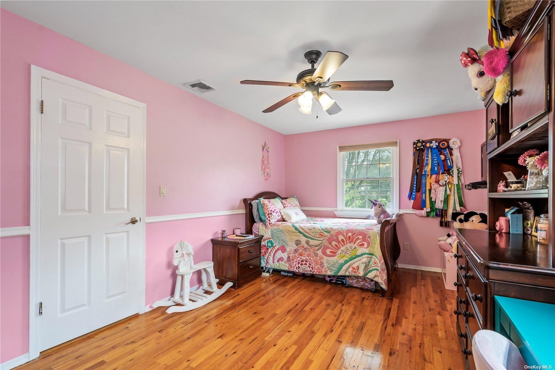 Iceland Dr, Huntington Station, NY 11746