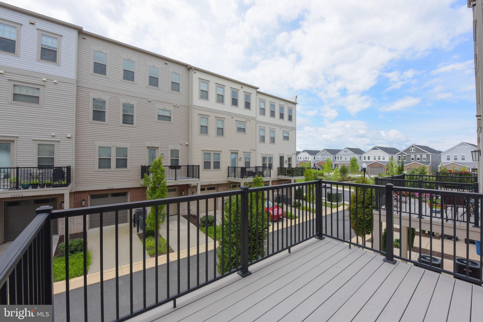 Littlehales Ter, Ashburn, VA 20148