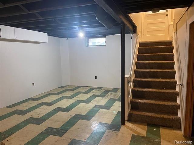 Lennane, Redford, MI 48240