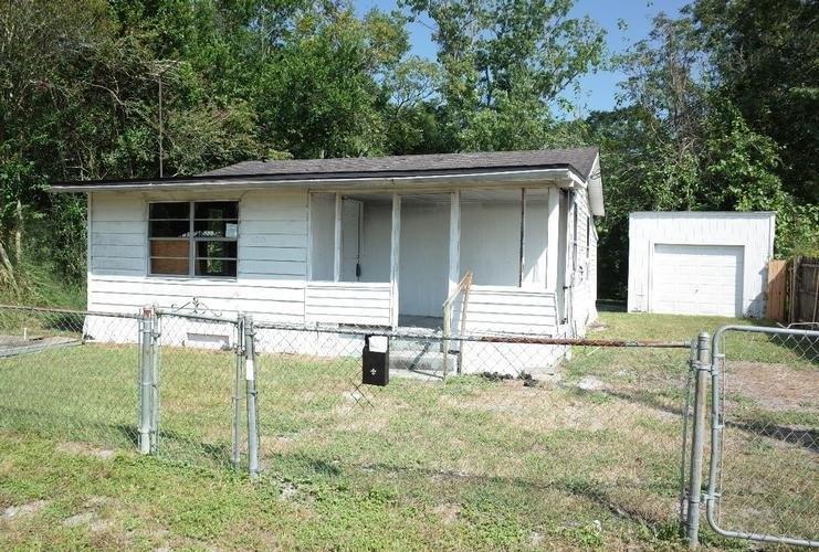 Peach St, Jacksonville, FL 32220