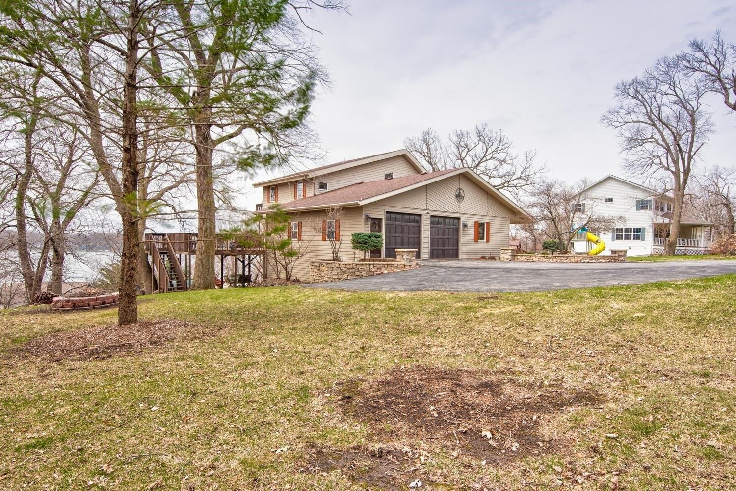 Basswood Ln, Spirit Lake, IA 51360