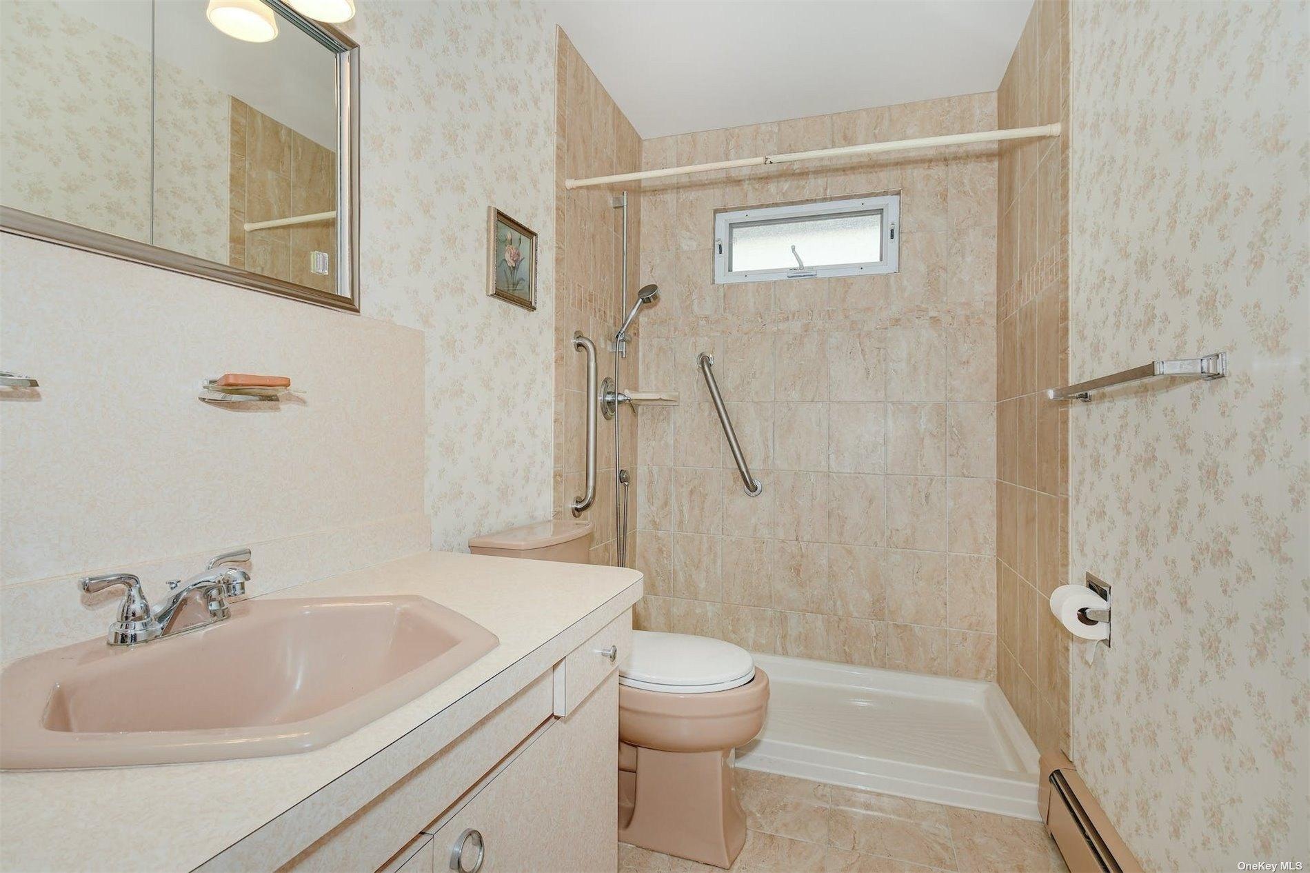 School St, Oyster Bay, NY 11771