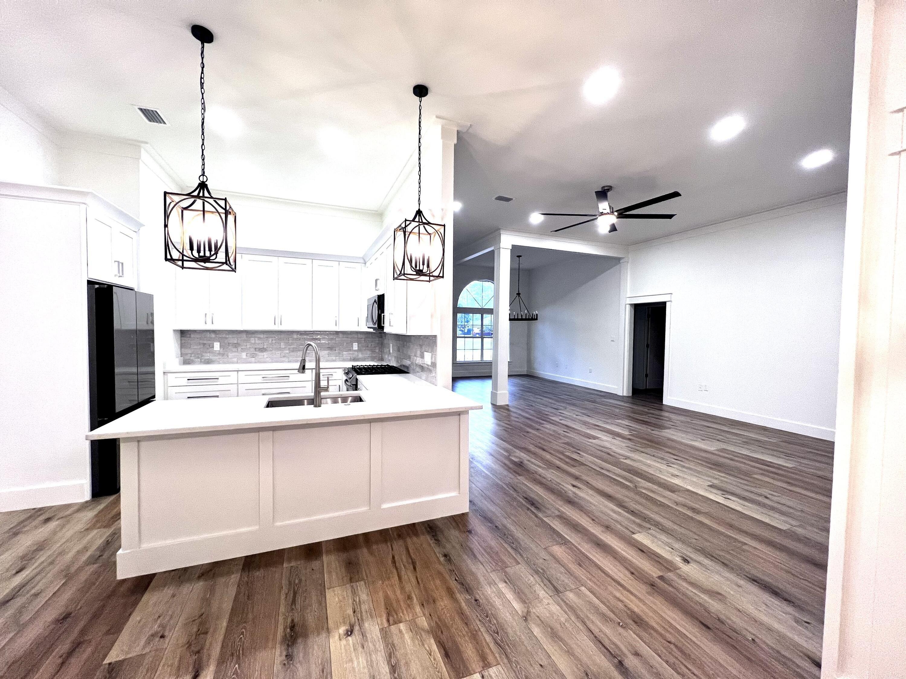 Emmett Dr, Niceville, FL 32578