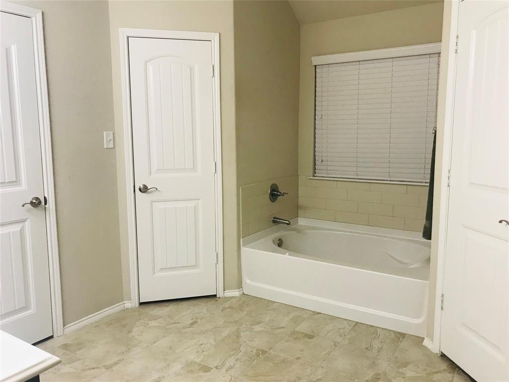 Bexley Dr, Burleson, TX 76028