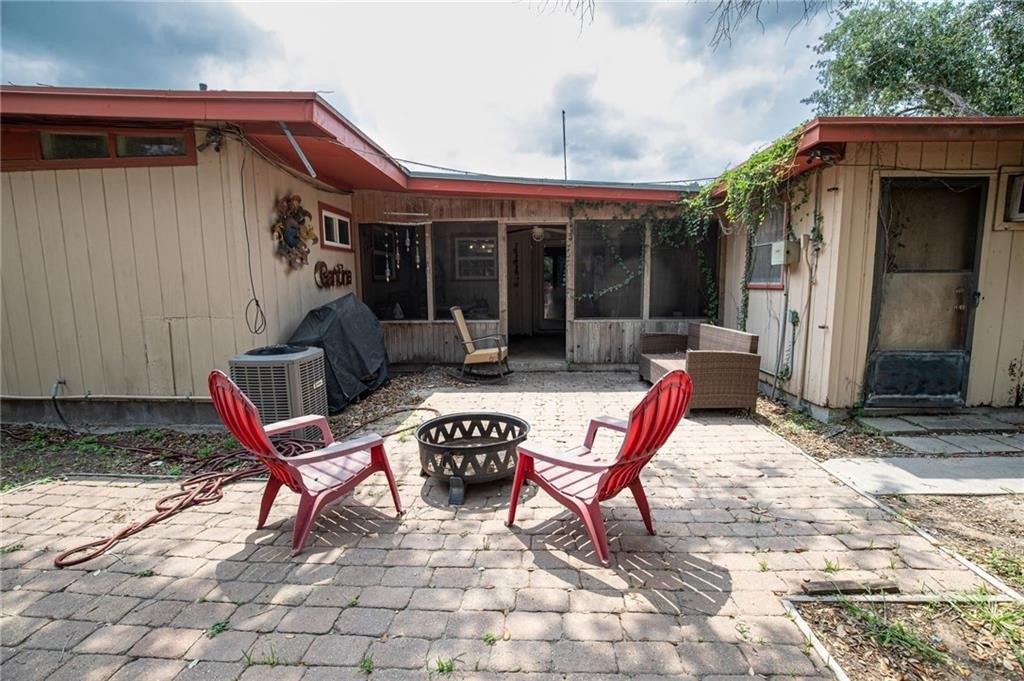 Santa Anita Dr, Kingsville, TX 78363