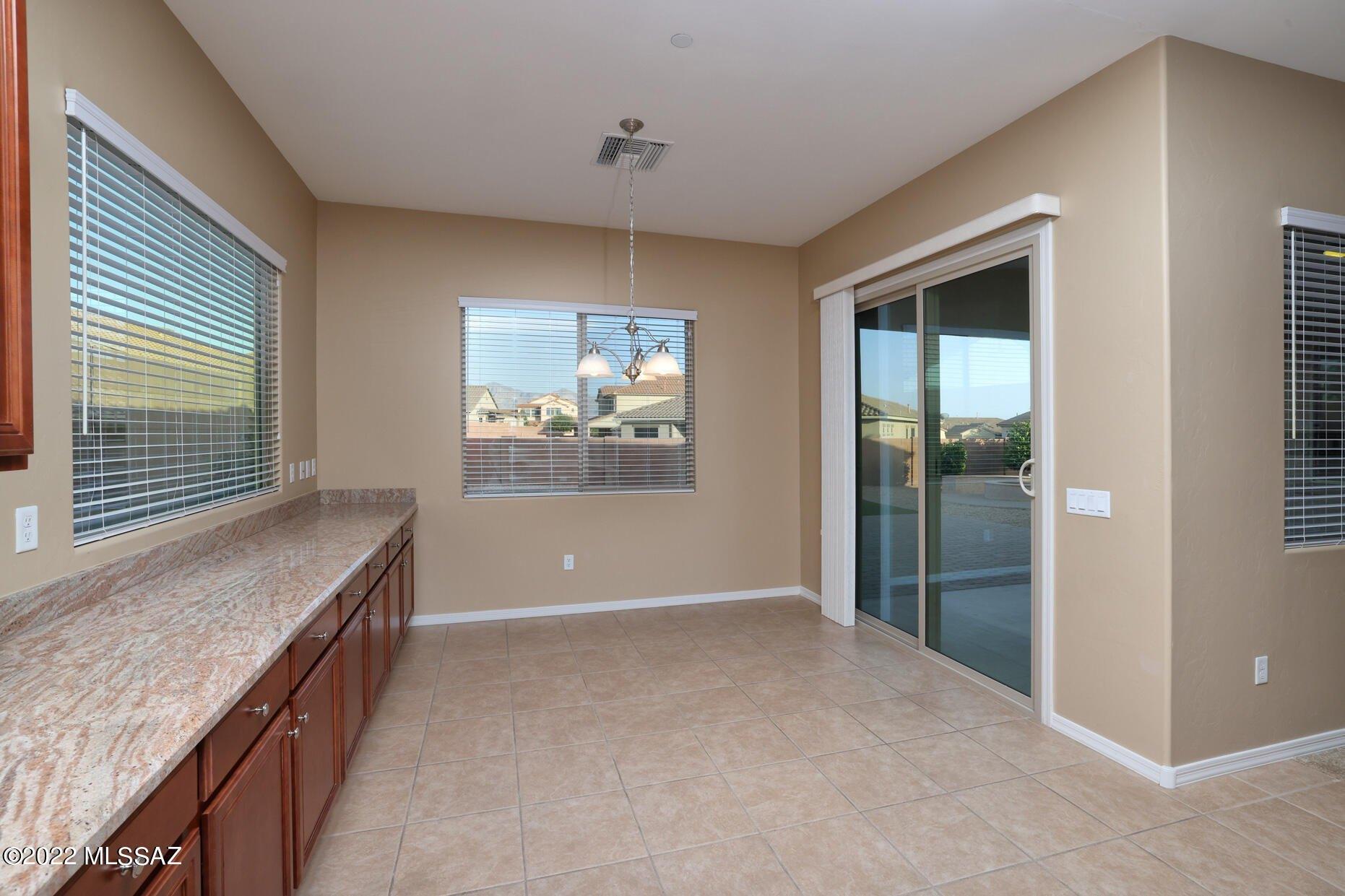 N Wind Runner Pkwy, Marana, AZ 85658