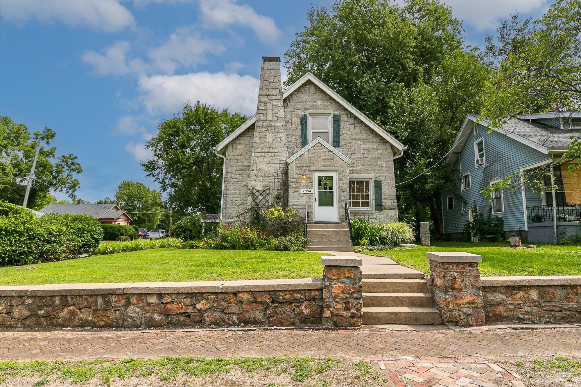 N Campbell Ave, Springfield, MO 65803