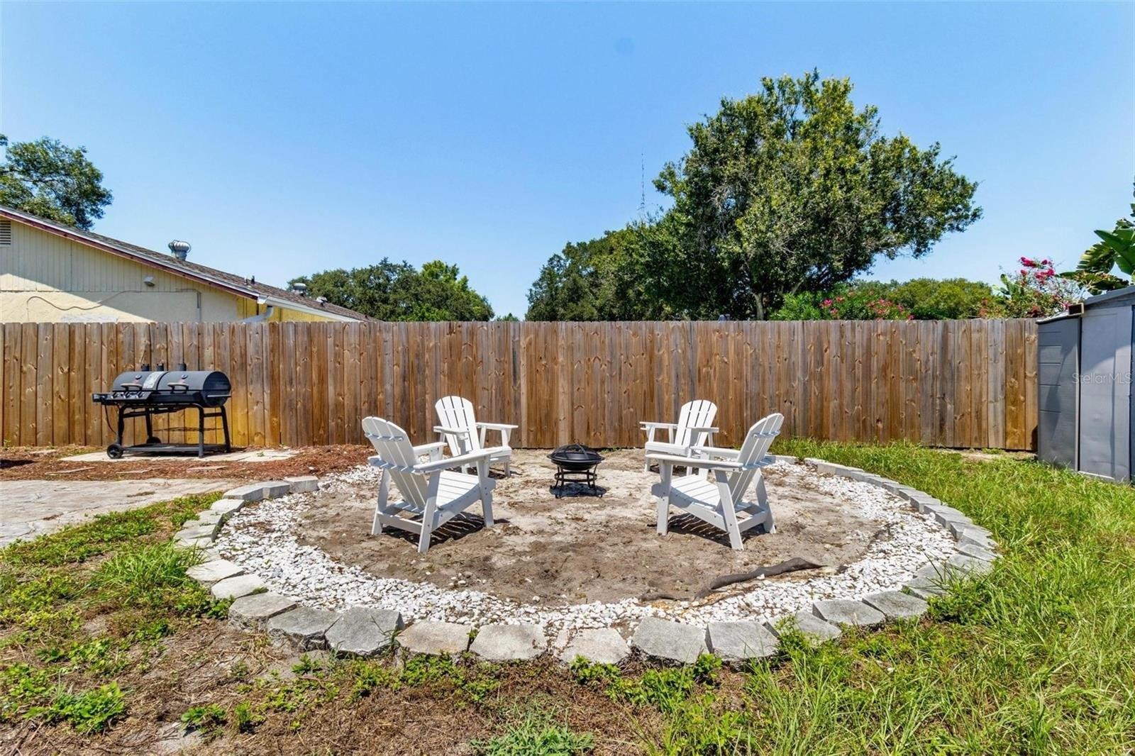 Smoketree Ct, Largo, FL 33773