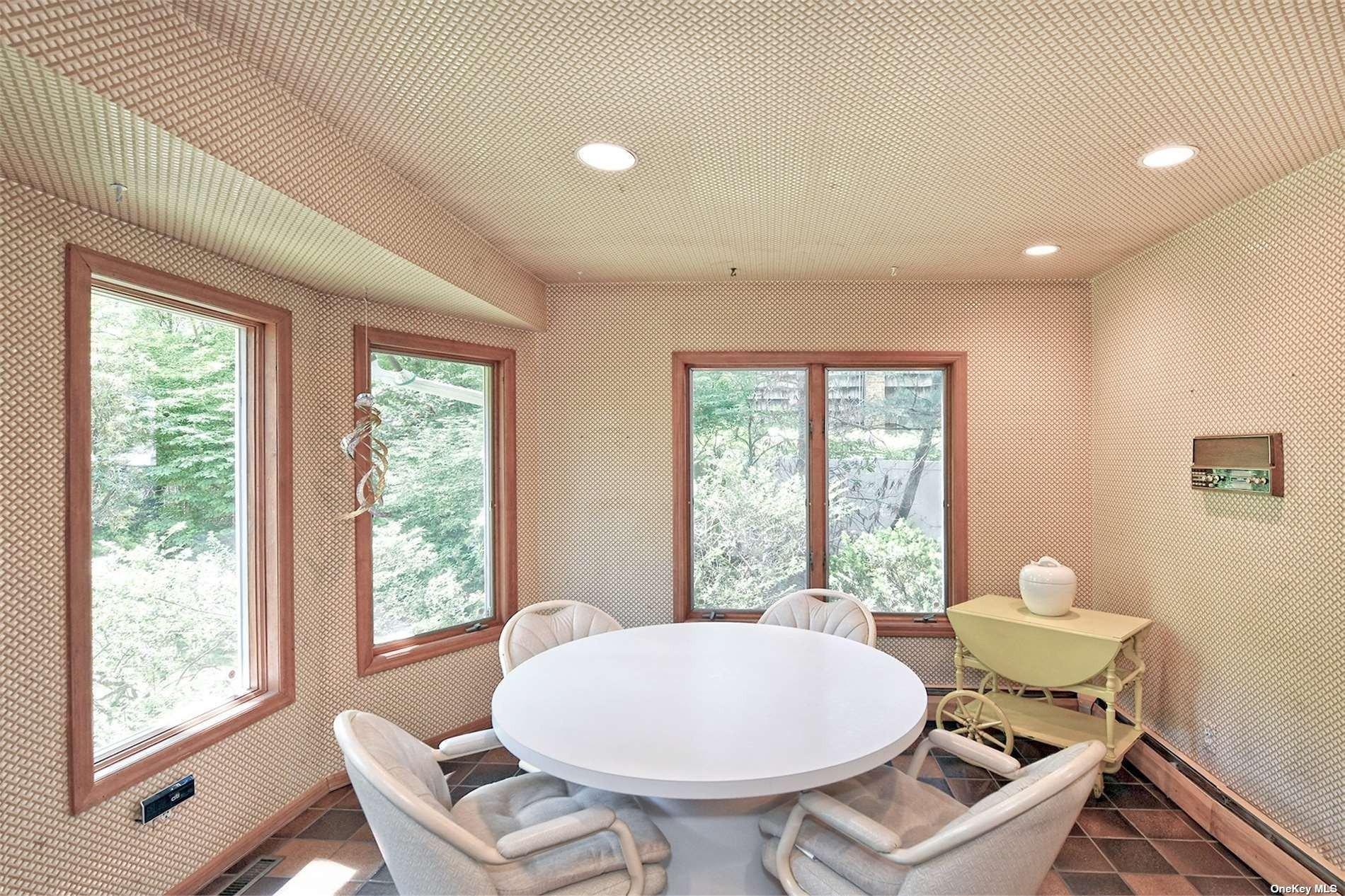 Arleigh Rd, East Northport, NY 11731