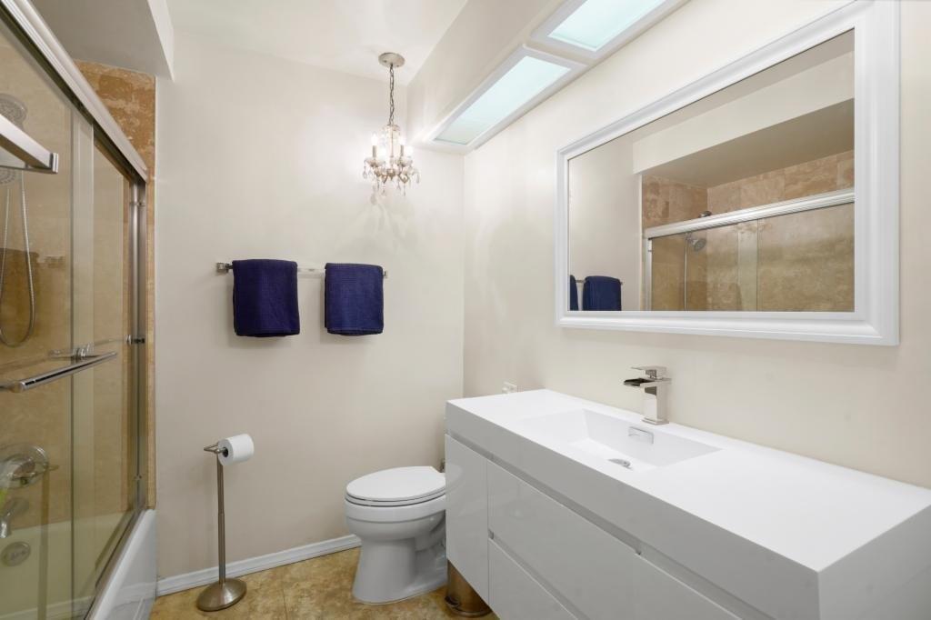 Murietta Ave, Van Nuys, CA 91401