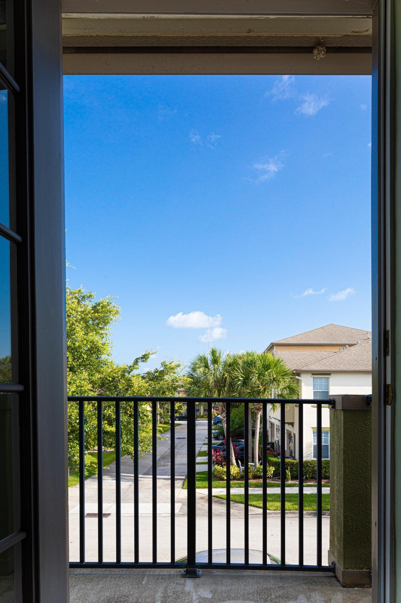 Se Fern Park Dr, Port Saint Lucie, FL 34952