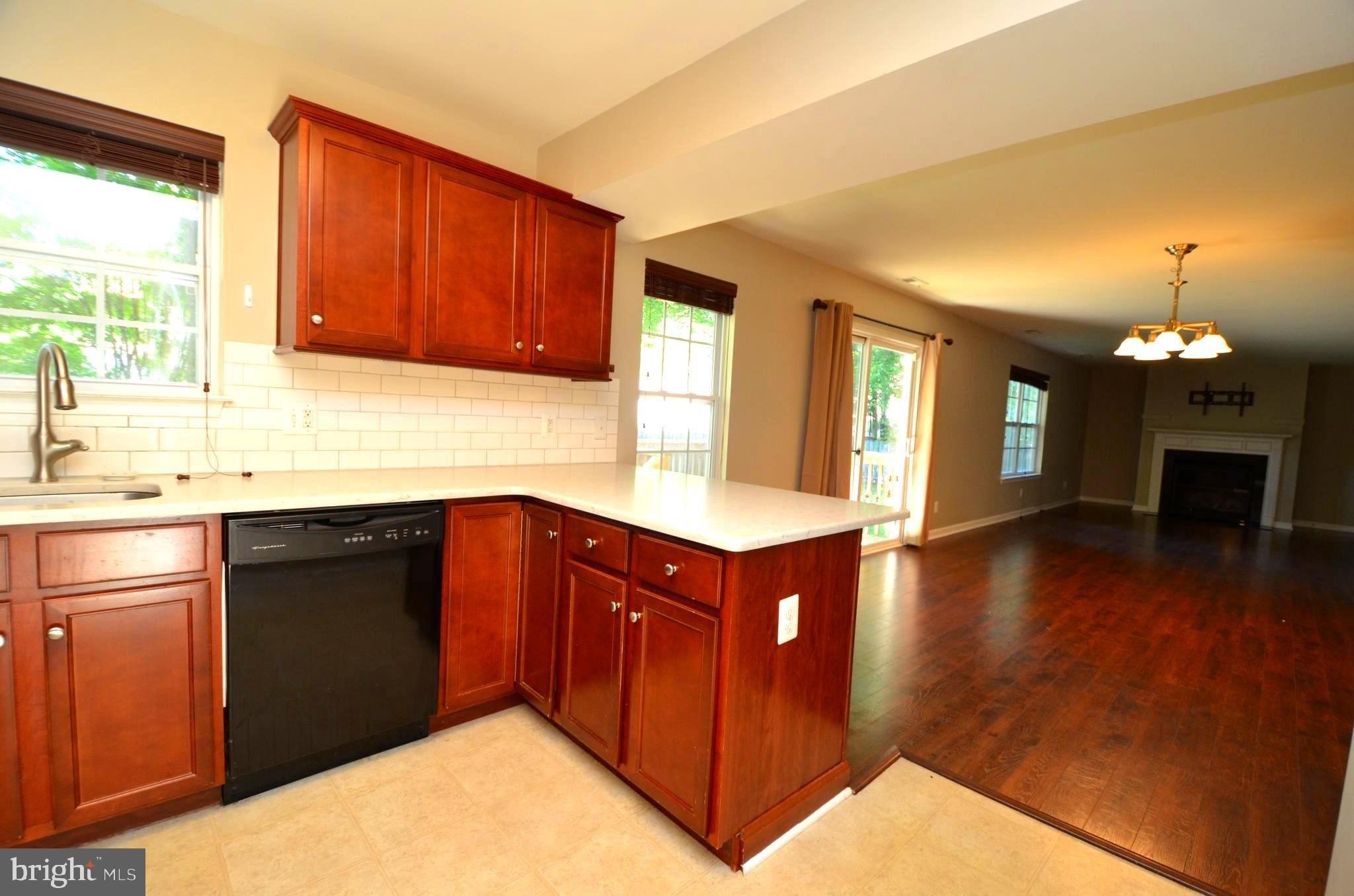 Poplar Ave, Shady Side, MD 20764