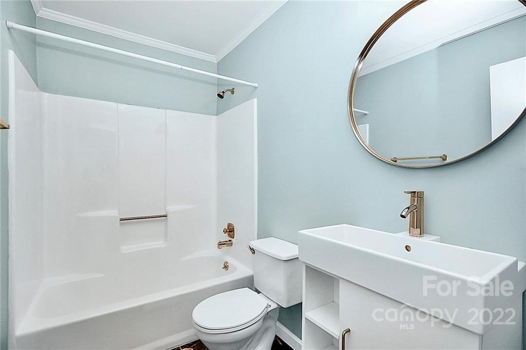 Surreywood Pl, Charlotte, NC 28270