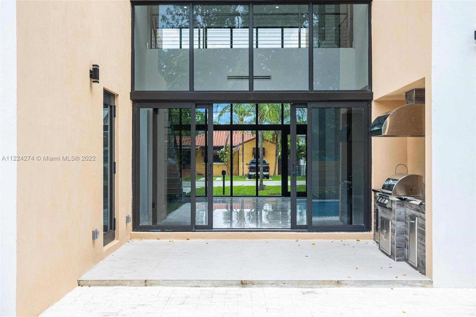 Sw 12th St, Miami, FL 33135