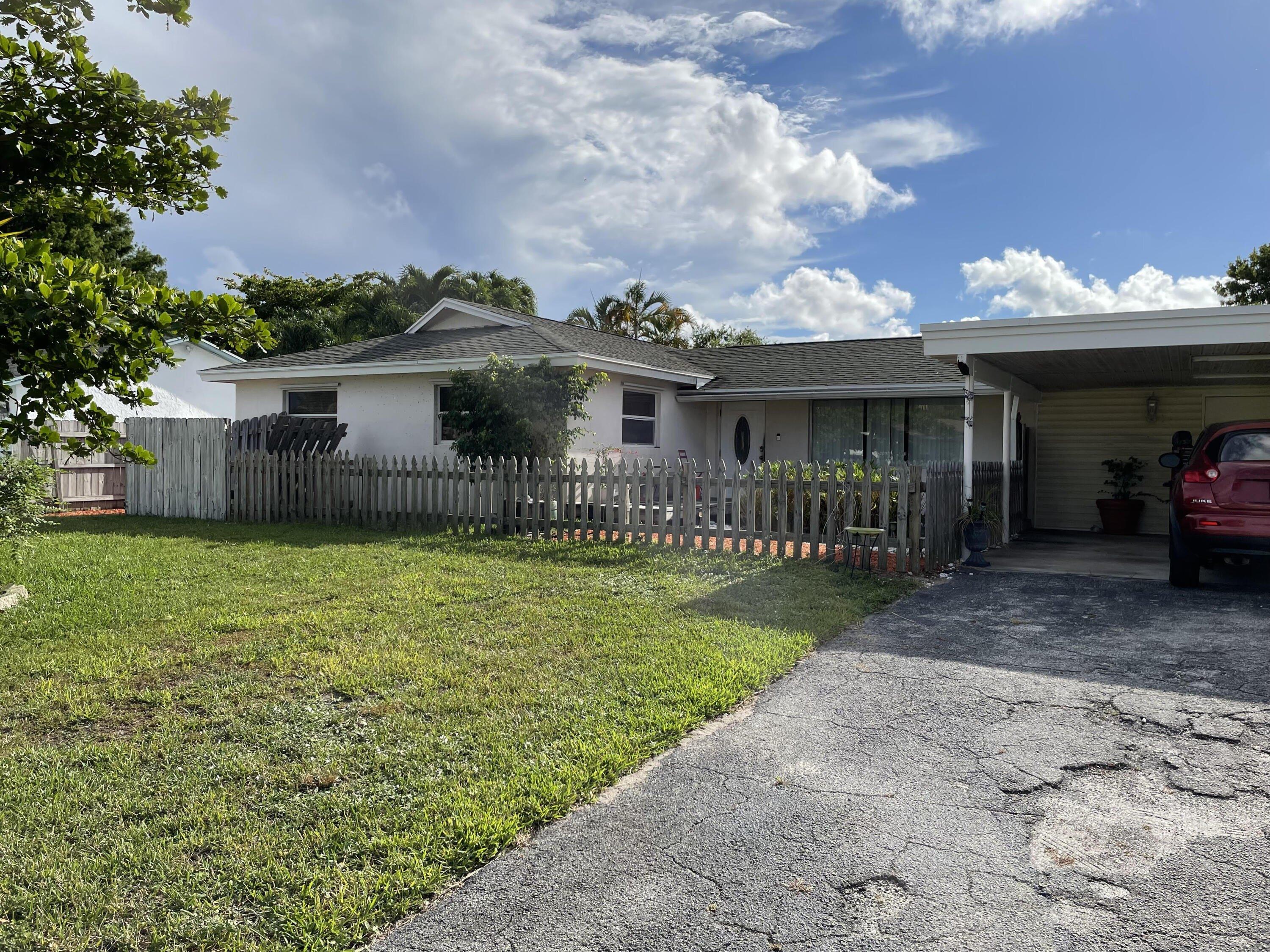 Meadow Ct, West Palm Beach, FL 33406