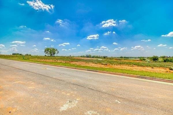 Rustic Trl, Moore, OK 73160
