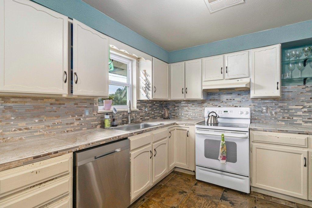 S Cody Way, Lakewood, CO 80227