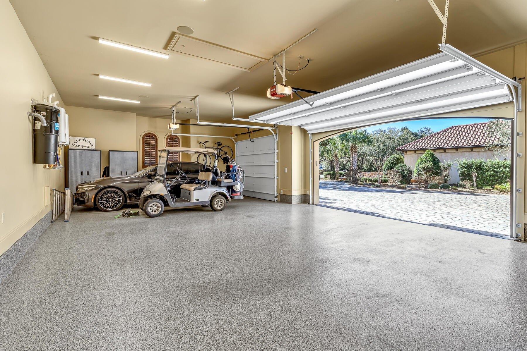 Captains Cir, Destin, FL 32541