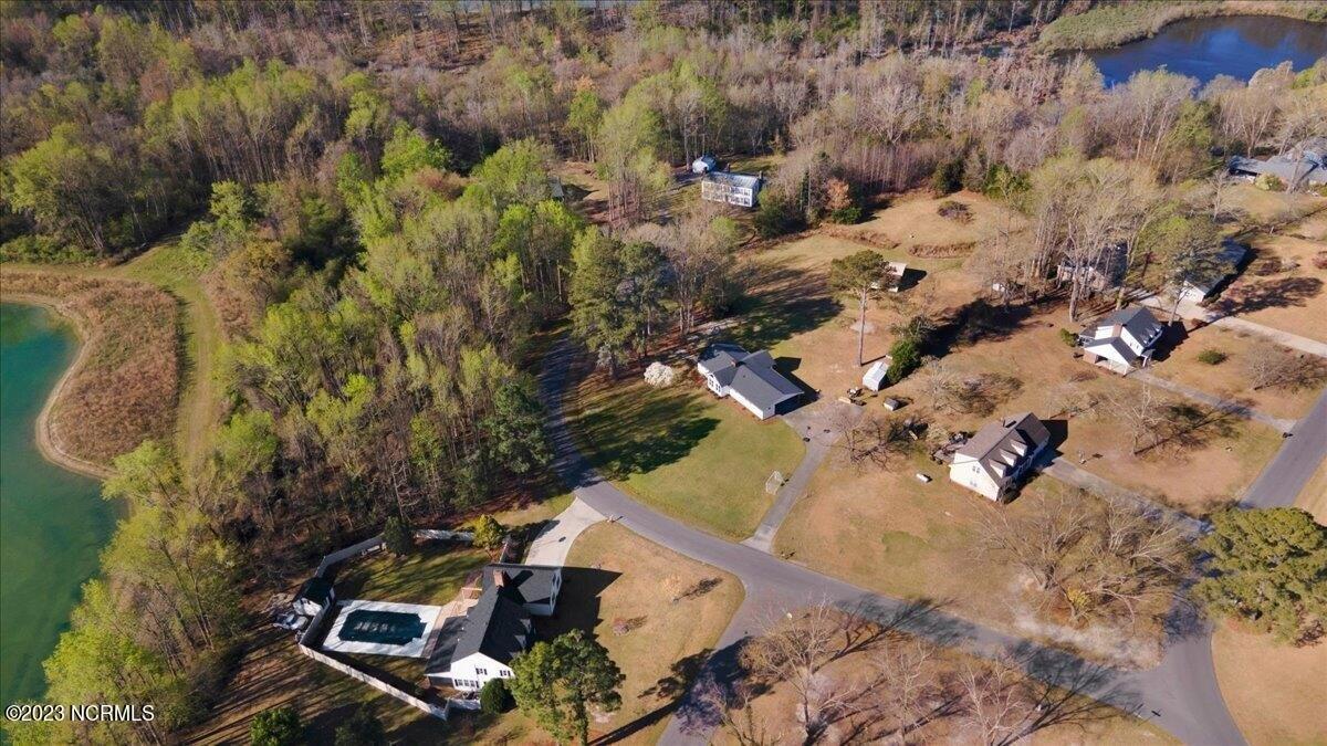 Hermitage Ln, Mount Olive, NC 28365