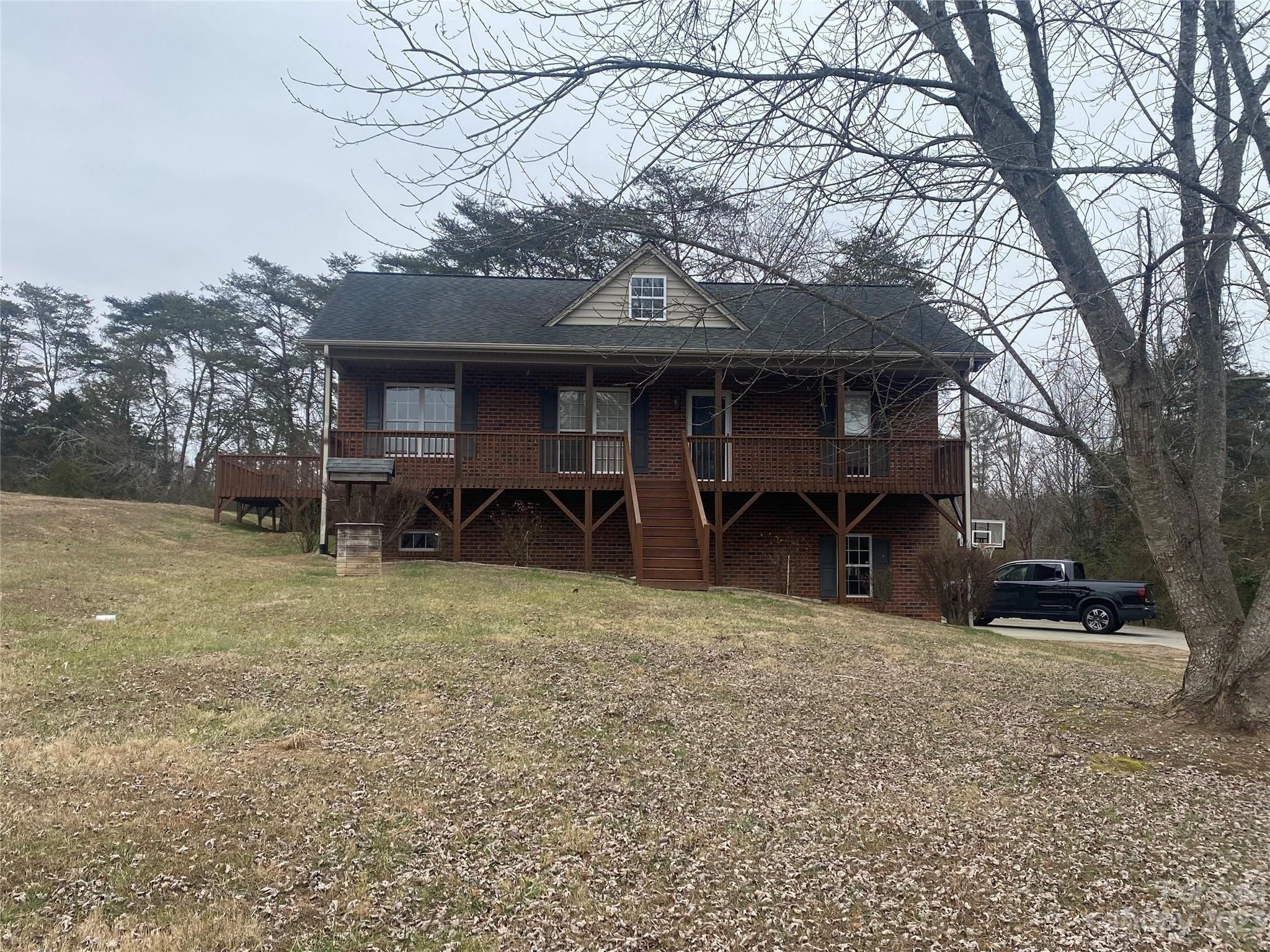 Rocky Rd, Lenoir, NC 28645