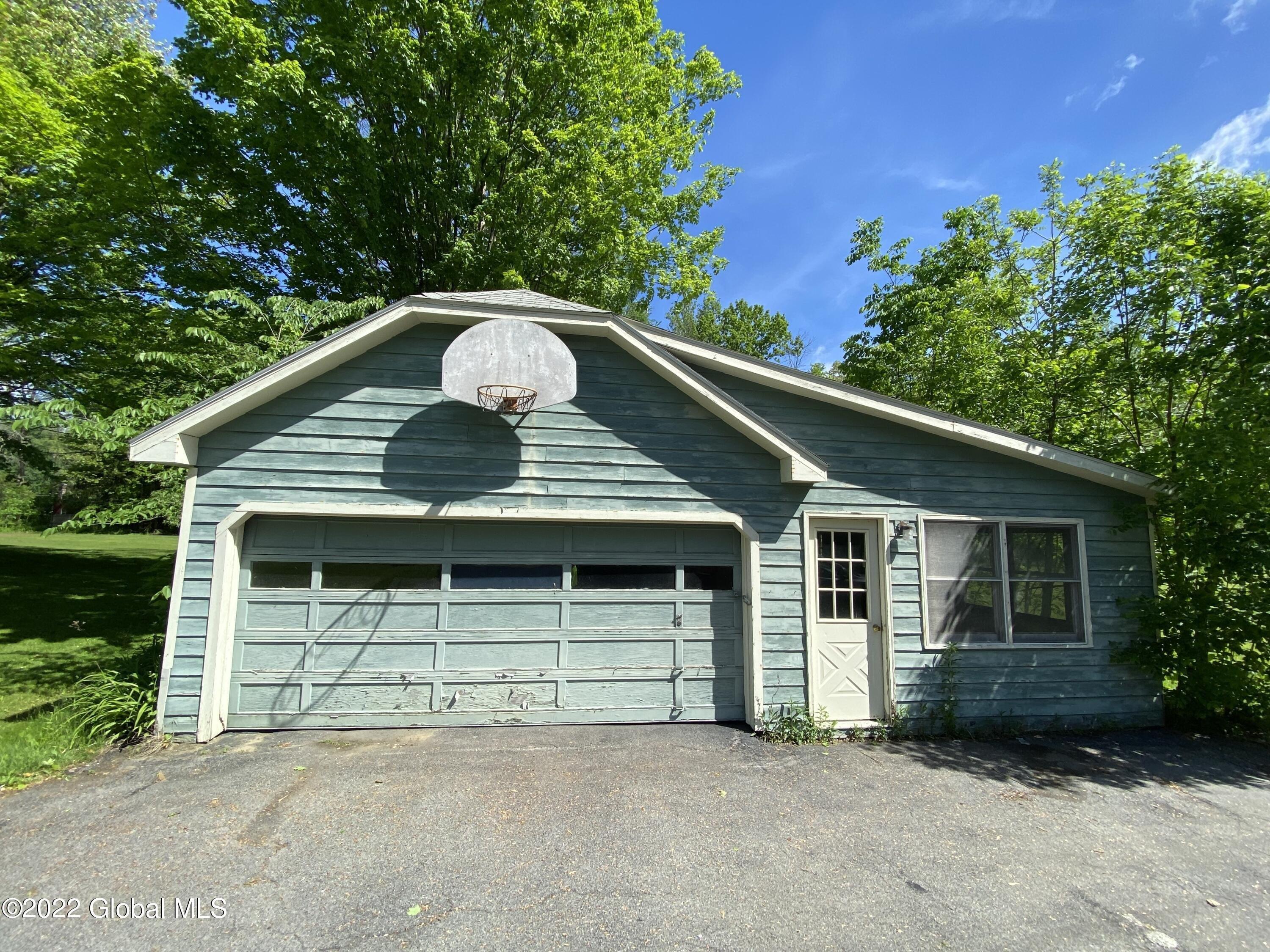 Lake Hill Rd, Burnt Hills, NY 12027