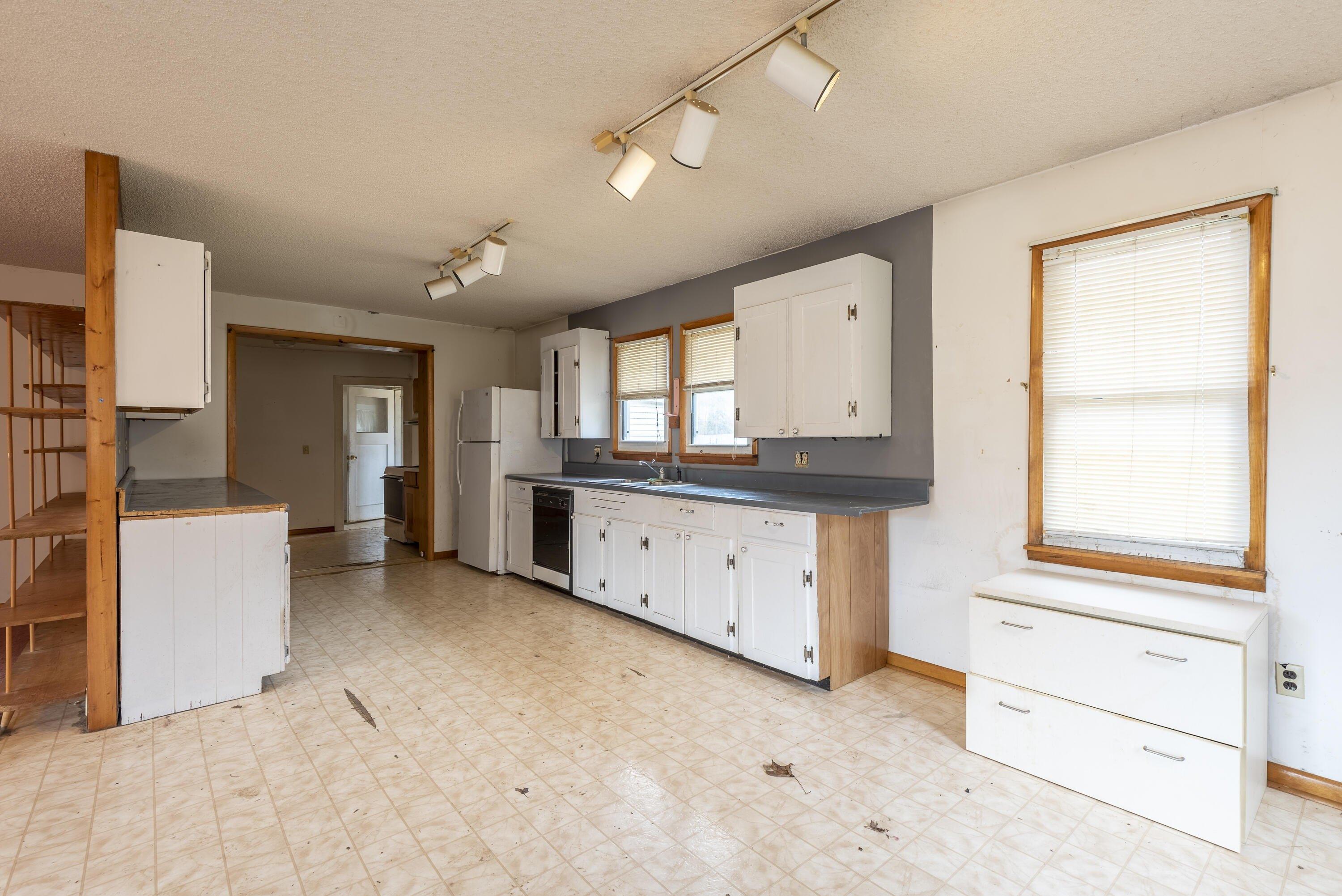 King Mill Pike, Bristol, VA 24202