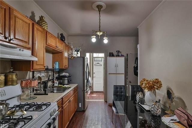 W Pine St, Allentown, PA 18102