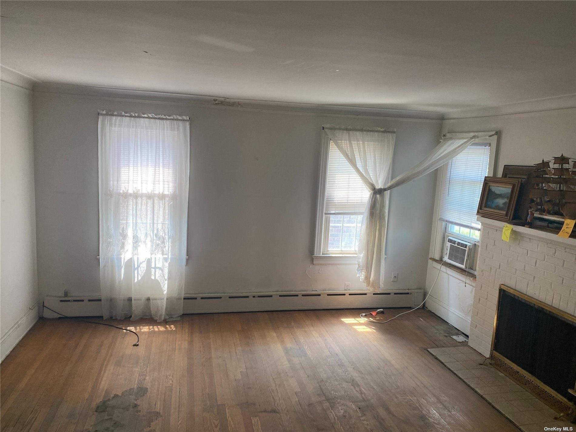 Plainfield Ave, Floral Park, NY 11001