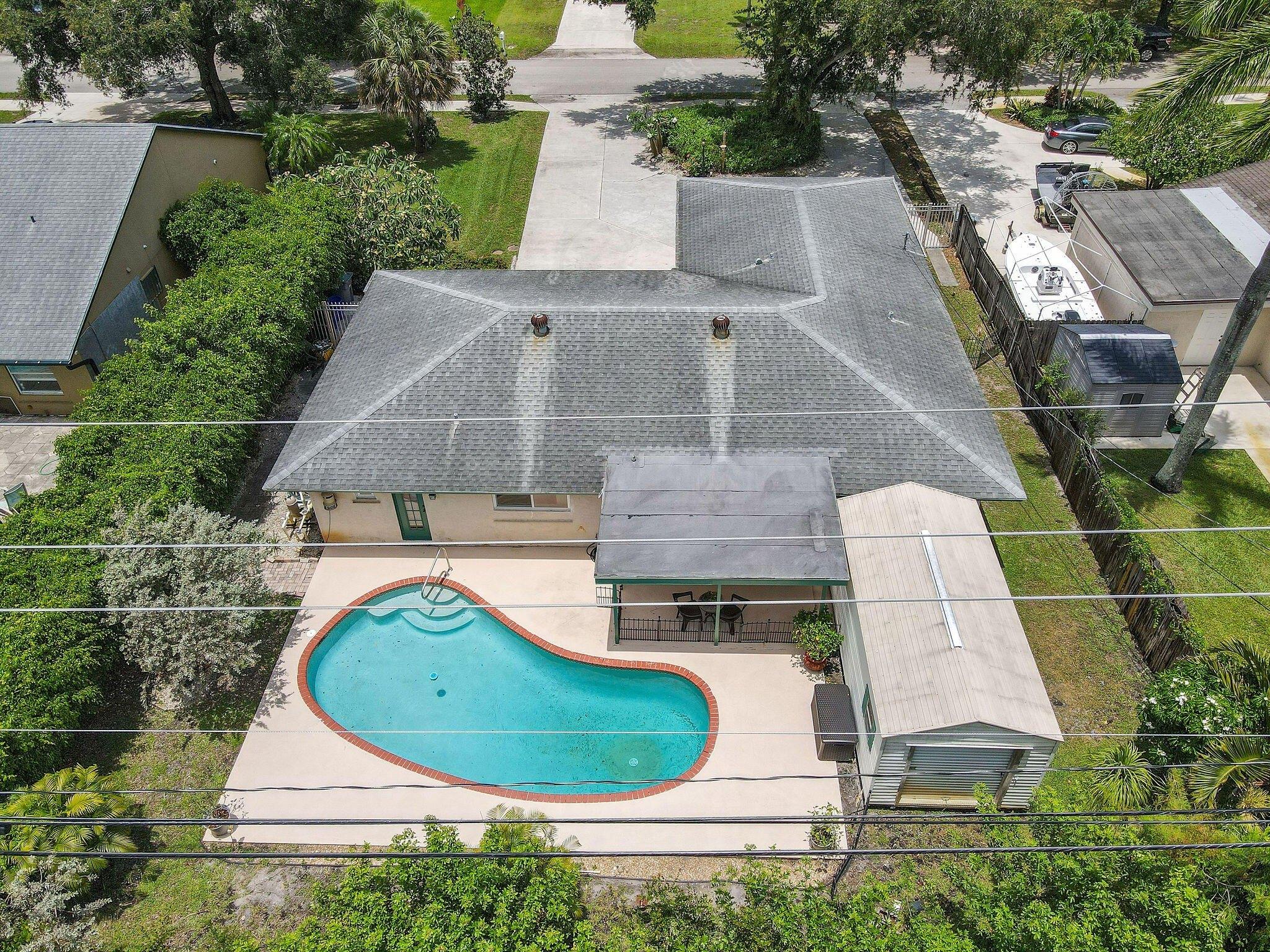Dolphin Dr, Lake Worth, FL 33463